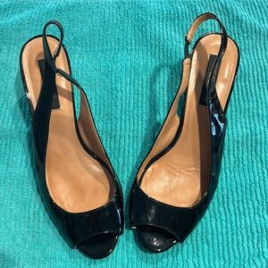 Beautiful Ann Taylor sling back patent leather heels